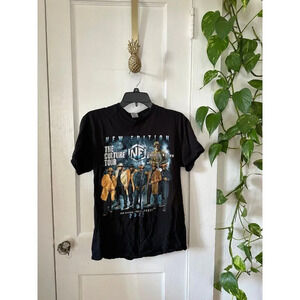 Gildan size Medium New Edition t-shirt